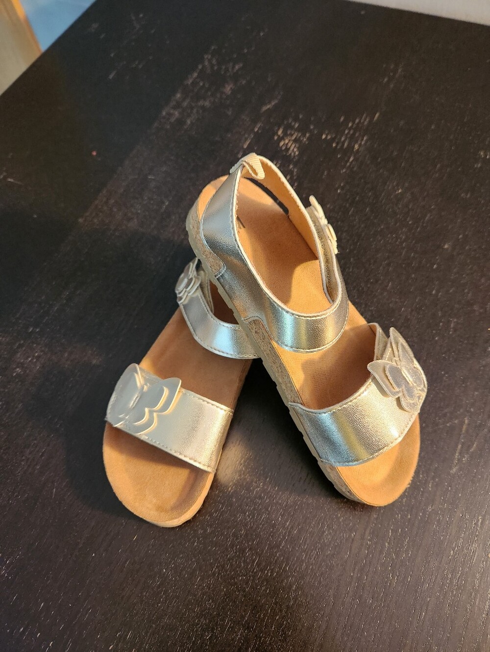 H&M Girls Metallic Gold Flower Strap Sandals - Kids Shoes. Excellent Condition